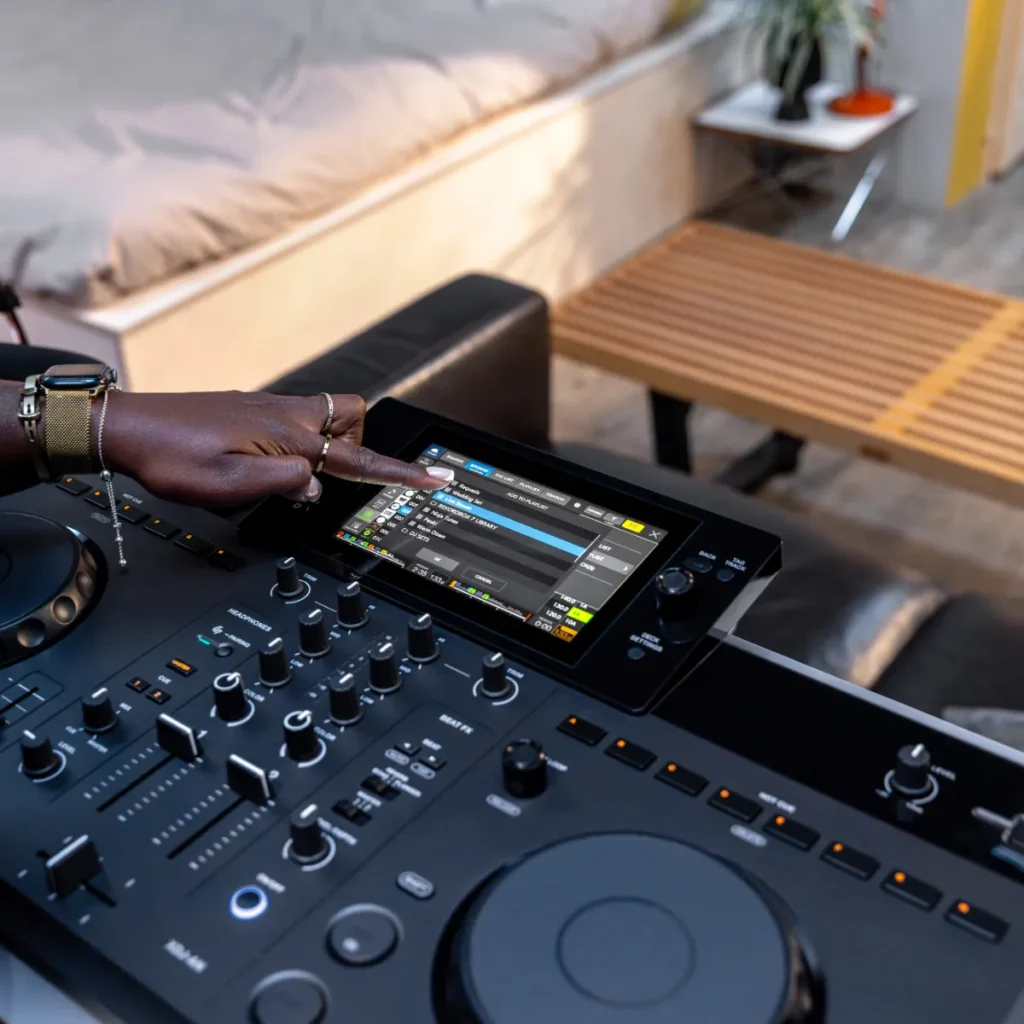 میکسر داخلی AlphaTheta XDJ-AN؛ کنترل کامل روی میکس، EQ و افکت‌ها