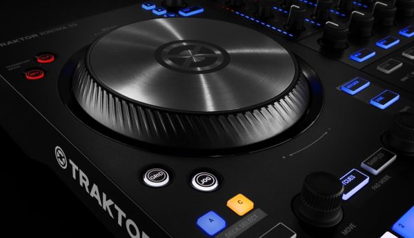 دی جی کنترلر نیتیو اینسترومنتس Native Instruments Traktor Kontrol S3